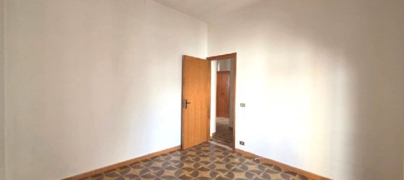 12 rooms Apartment in Vittoria, Italy No. 74505 11
