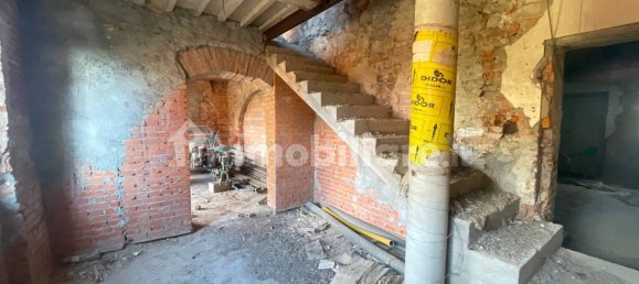 4 bedrooms House in Chiesina Uzzanese, Italy No. 173977 5