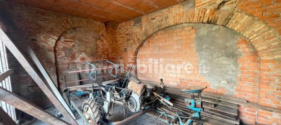 4 bedrooms House in Chiesina Uzzanese, Italy No. 173977 3