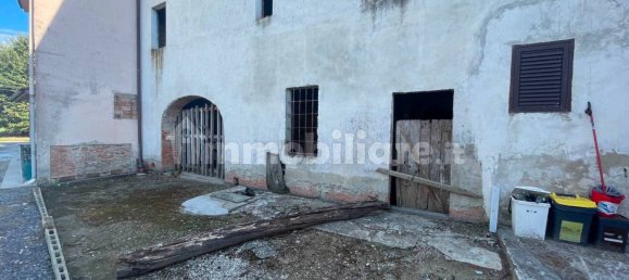 4 bedrooms House in Chiesina Uzzanese, Italy No. 173977 6