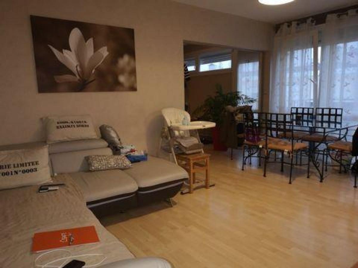 3 bedrooms Apartment in Rouen, France No. 33615