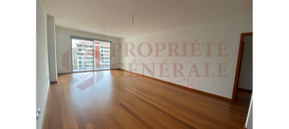 Apartamento de 3 dormitorios en Funchal, Portugal No. 146019 2