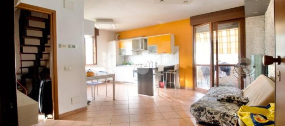 3 Schlafzimmer Wohnung in Reggio Emilia, Italy, Nr. 191705 10