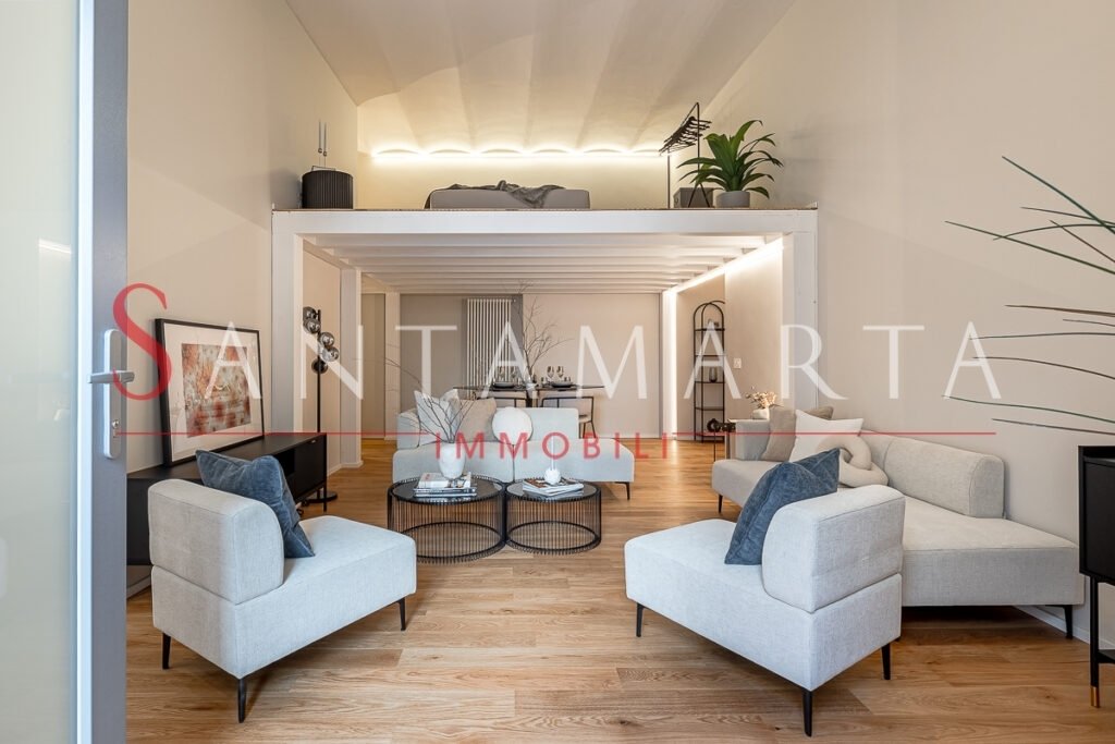 3 bedrooms Apartment in Milan, Italy No. 243659