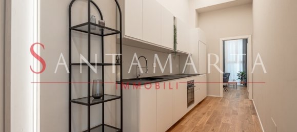 3 bedrooms Apartment in Milan, Italy No. 243659 8