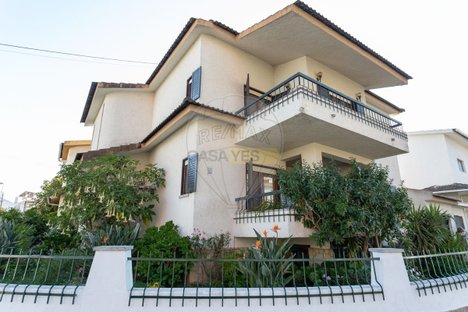 5 bedrooms House in Oeiras, Portugal No. 42479