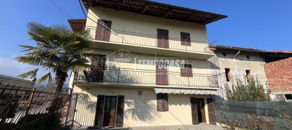 3 bedrooms House in Castellamonte, Italy No. 196952 27