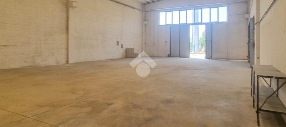 Armazém de 4 divisões em Usmate Velate, Italy N.º 314481 10