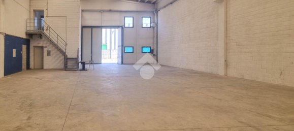 Armazém de 4 divisões em Usmate Velate, Italy N.º 314481 6