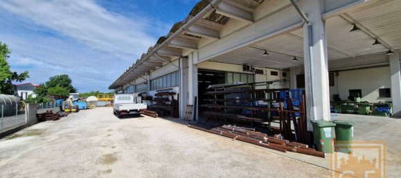 1410m² Warehouse in Quinto di Treviso, Italy No. 108708 2