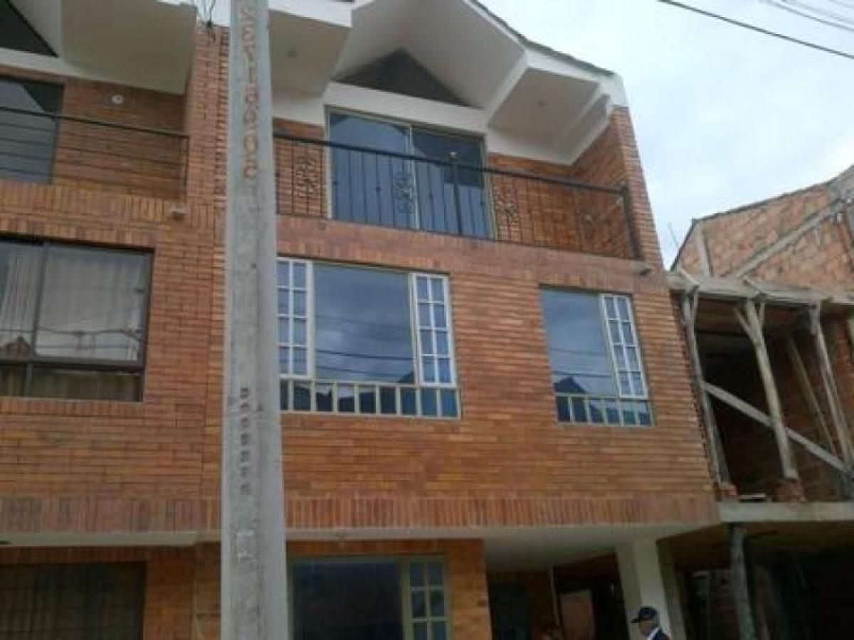 4 غرف نوم منزل في Bogota, Colombia رقم 10032