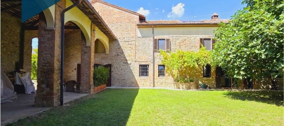 25 rooms House in Gazzola, Italy No. 277329 32