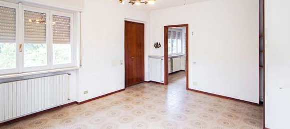 Вилла с 5 комнатами в Ведано Олона, Италия № 312013 15