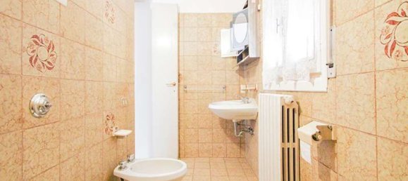 Вилла с 5 комнатами в Ведано Олона, Италия № 312013 19