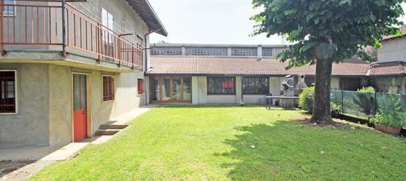 Вилла с 5 комнатами в Ведано Олона, Италия № 312013 3