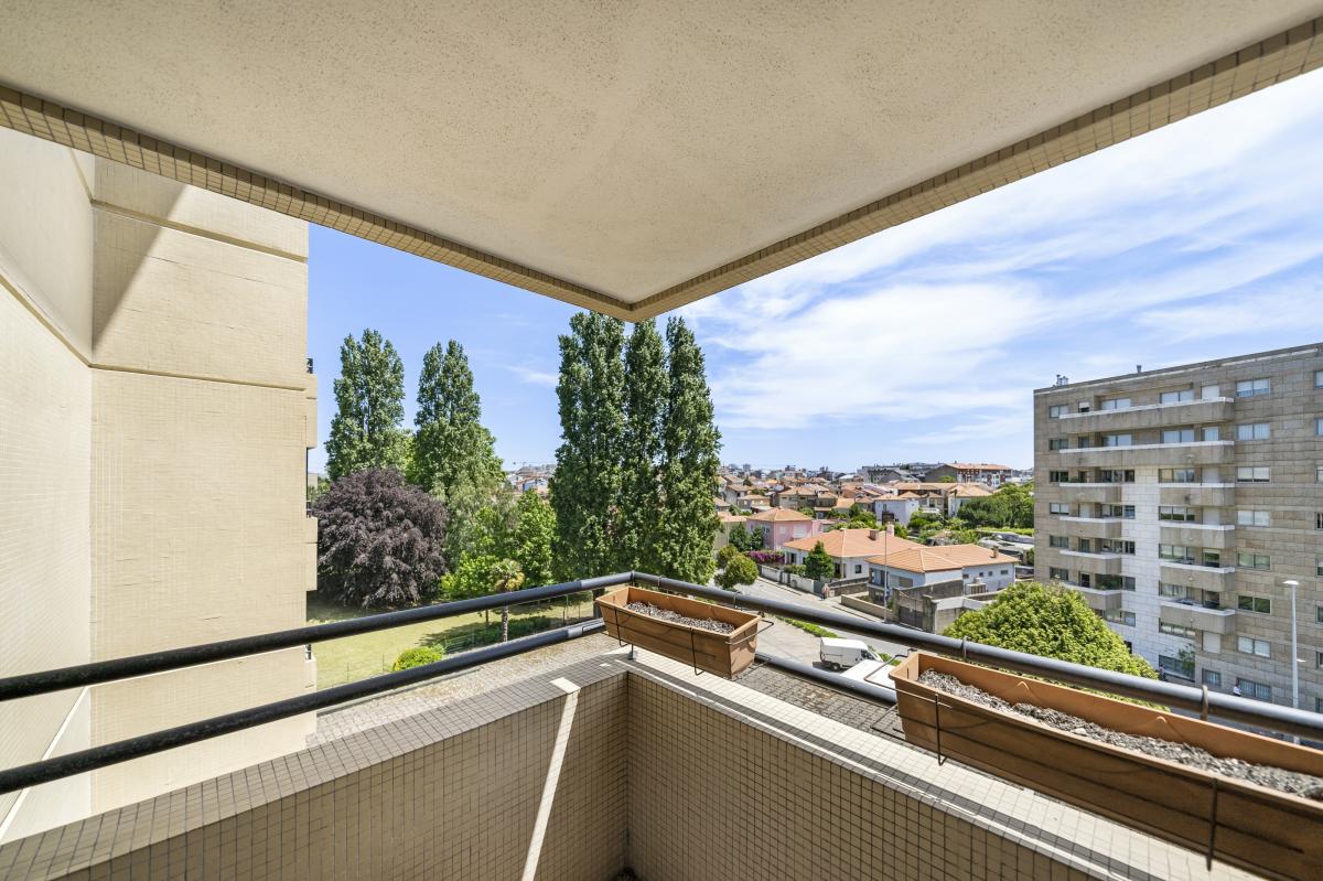 Apartamento com 3 quartos em condomínio em Porto, Portugal N.º 6988