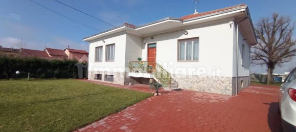 3 bedrooms Villa in Alessandria, Italy No. 224452 3