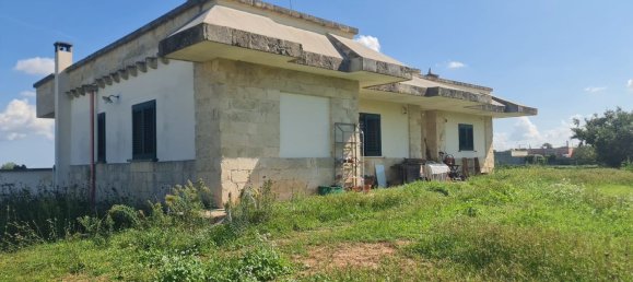 Вилла с 5 комнатами в Лечче, Италия № 155328 38