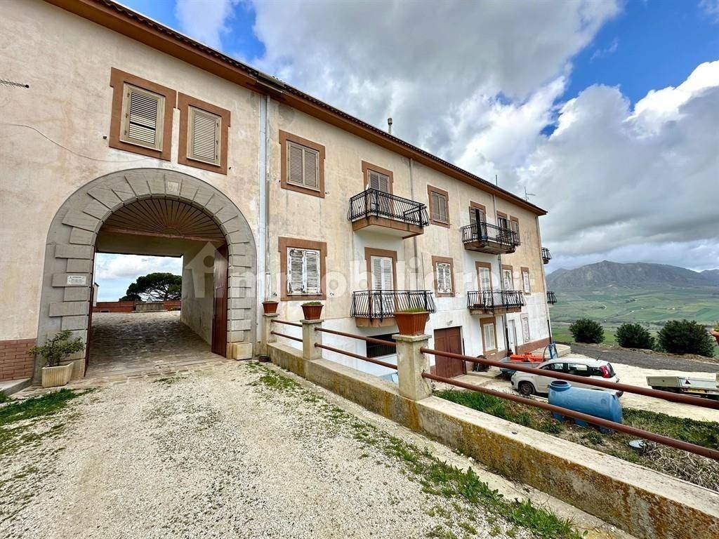 3 Schlafzimmer Haus in Monreale, Italy, Nr. 264383