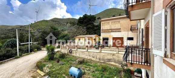 3 Schlafzimmer Haus in Monreale, Italy, Nr. 264383 8