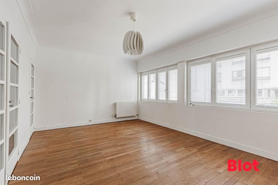 2 bedrooms Apartment in Nantes, France No. 363111