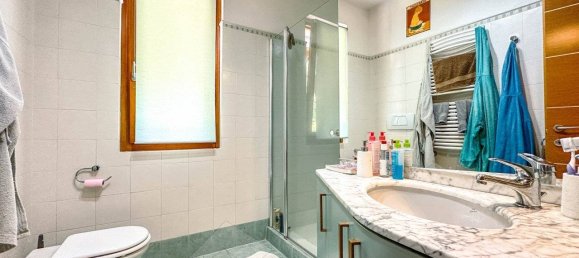 Villa de 3 dormitorios en Pisano, Italy No. 290920 25