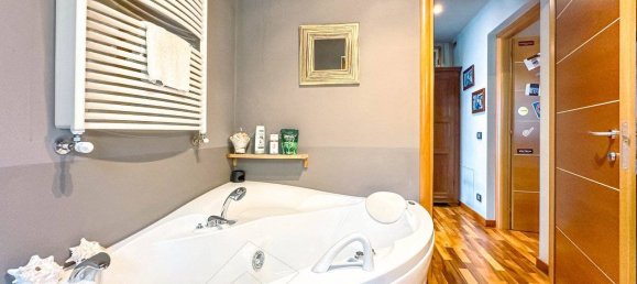 Villa de 3 dormitorios en Pisano, Italy No. 290920 23