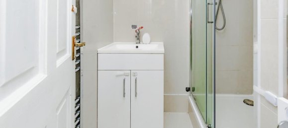 2 bedrooms Apartment in London, United Kingdom No. 11611 12