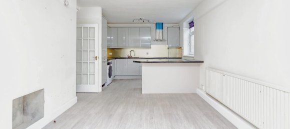 2 bedrooms Apartment in London, United Kingdom No. 11611 2