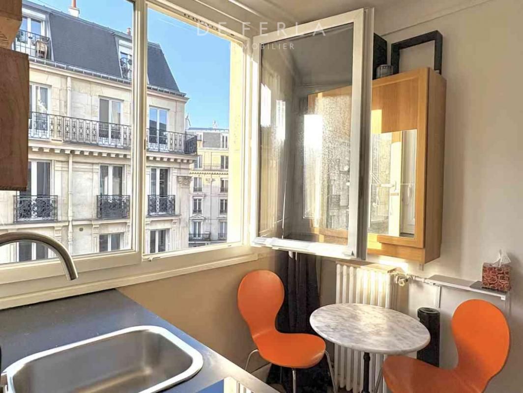 1 bedroom Apartment in Paris, France No. 120242
