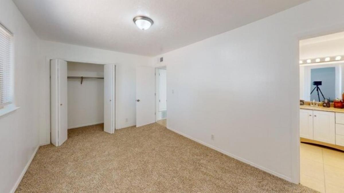 3 bedrooms House in Albuquerque, USA No. 438001