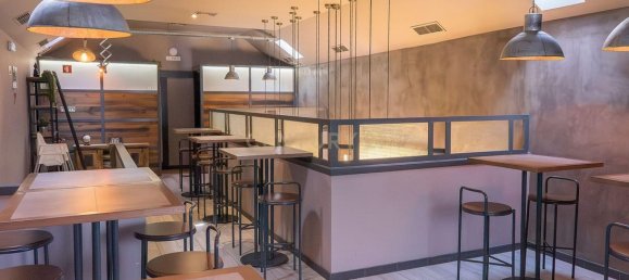 80m² Commercial property in Faro, Portugal No. 236218 4