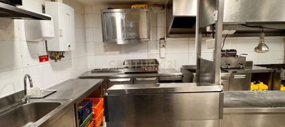 80m² Commercial property in Faro, Portugal No. 236218 16