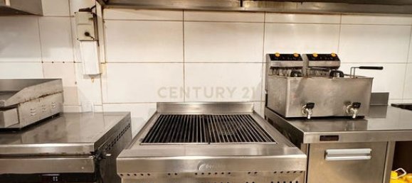 80m² Commercial property in Faro, Portugal No. 236218 15