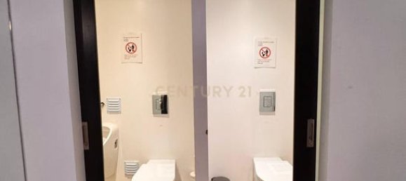 80m² Commercial property in Faro, Portugal No. 236218 12