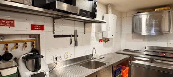 80m² Commercial property in Faro, Portugal No. 236218 11