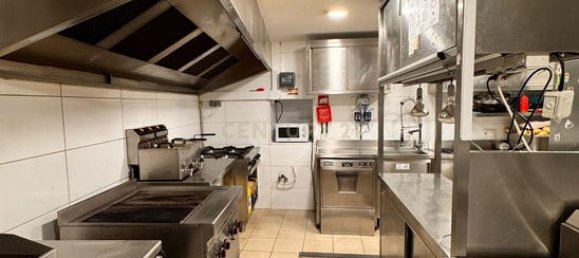 80m² Commercial property in Faro, Portugal No. 236218 10