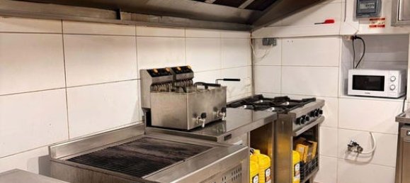 80m² Commercial property in Faro, Portugal No. 236218 21