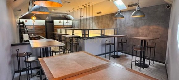 80m² Commercial property in Faro, Portugal No. 236218 3