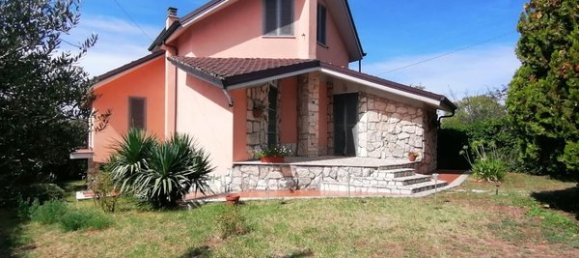 Вилла с 7 комнатами в Дзагароло, Италия № 154390 6