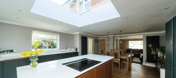 4 bedrooms House in Eastbourne, United Kingdom No. 10556 14