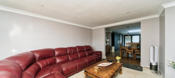 4 bedrooms House in Eastbourne, United Kingdom No. 10556 2