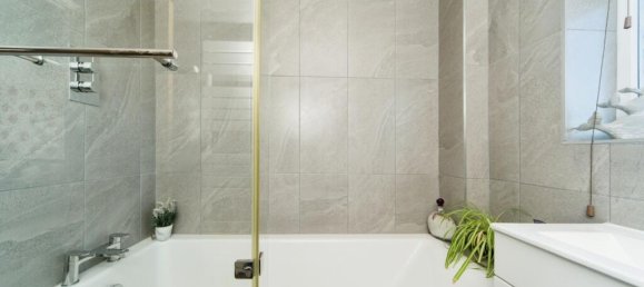 4 bedrooms House in Eastbourne, United Kingdom No. 10556 11