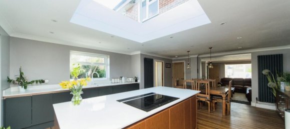 4 bedrooms House in Eastbourne, United Kingdom No. 10556 9