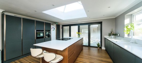 4 bedrooms House in Eastbourne, United Kingdom No. 10556 6