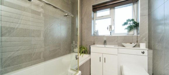 4 bedrooms House in Eastbourne, United Kingdom No. 10556 17