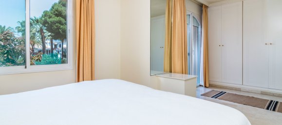 4 bedrooms Townhouse in Estepona, Spain No. 4622 25