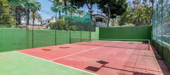 4 bedrooms Townhouse in Estepona, Spain No. 4622 4