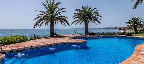 4 bedrooms Townhouse in Estepona, Spain No. 4622 23