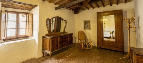 Дом с 11 комнатами в Чертальдо, Италия № 214575 32